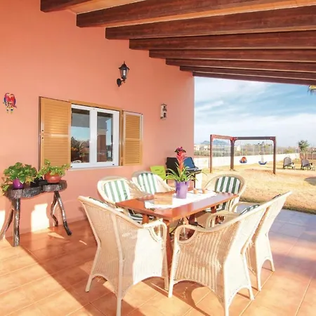 Holiday home Gorgeous In With Kitchen Muro